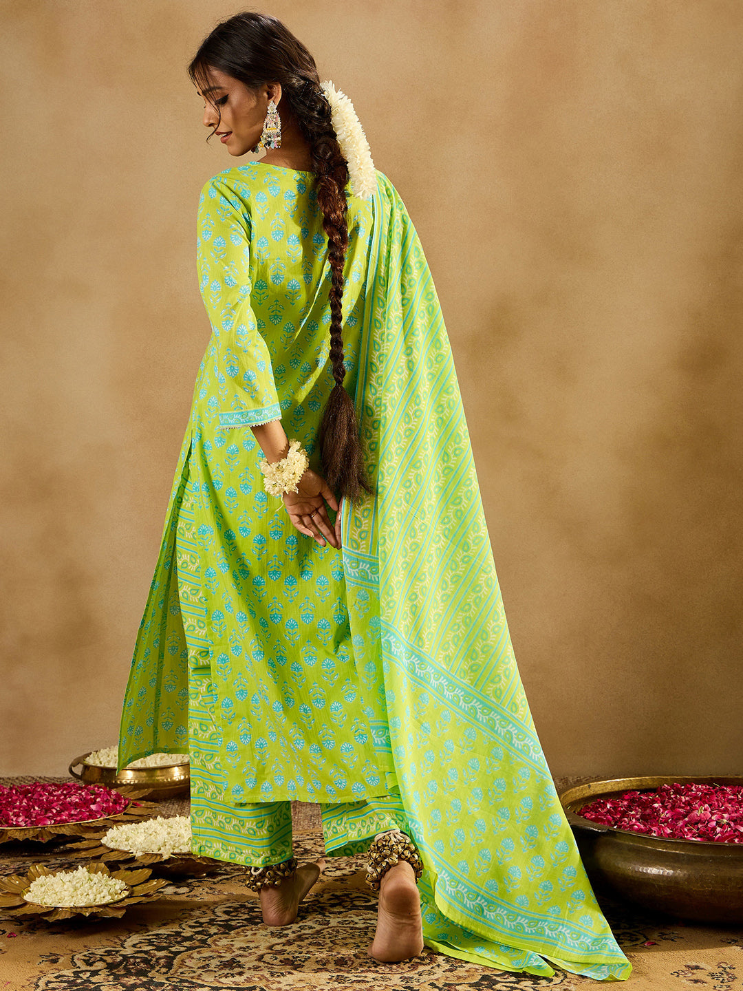 Women Green Printed Straight Kurta Palazzos With Dupatta set