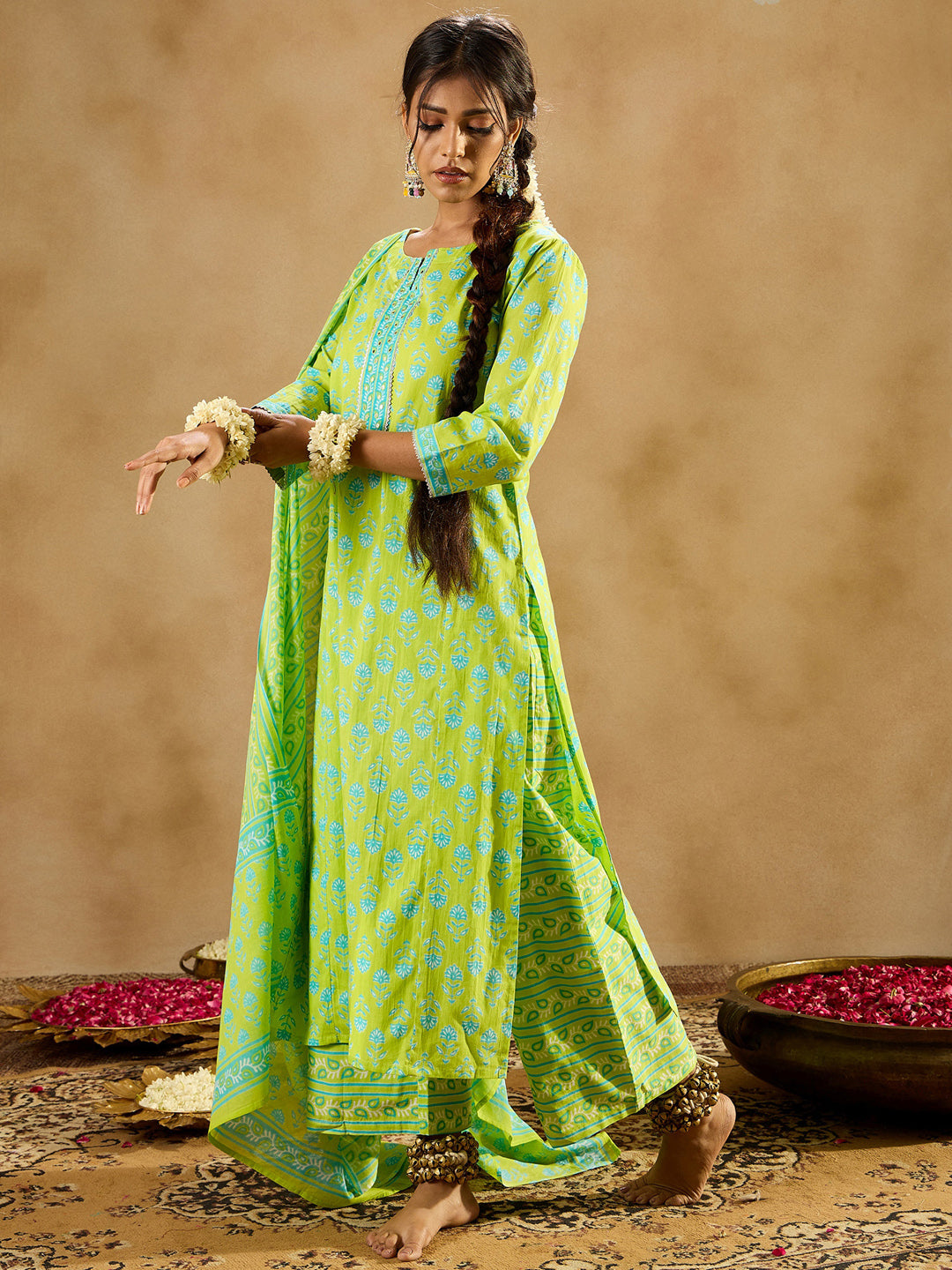 Women Green Printed Straight Kurta Palazzos With Dupatta set