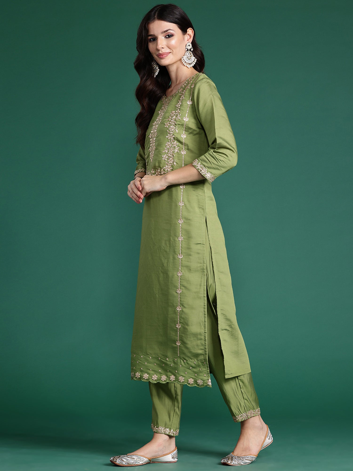 Women Green Embroidered Straight Kurta Trousers With Dupatta set