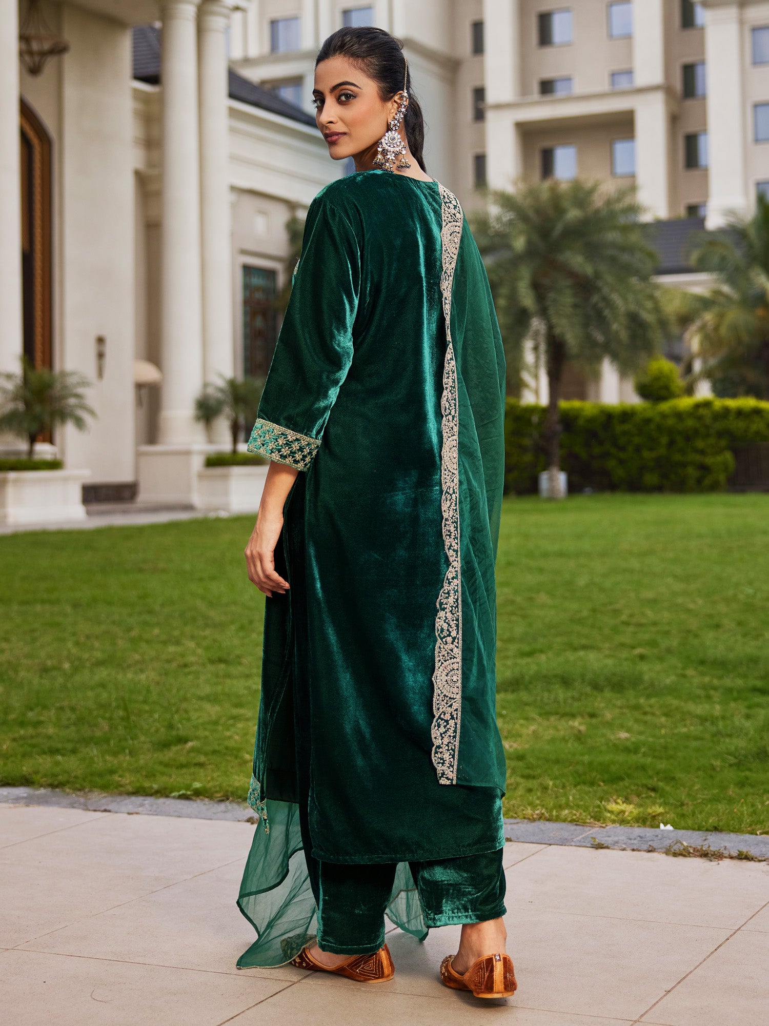 Women Green Embroidered Straight Kurta Trousers With Dupatta set