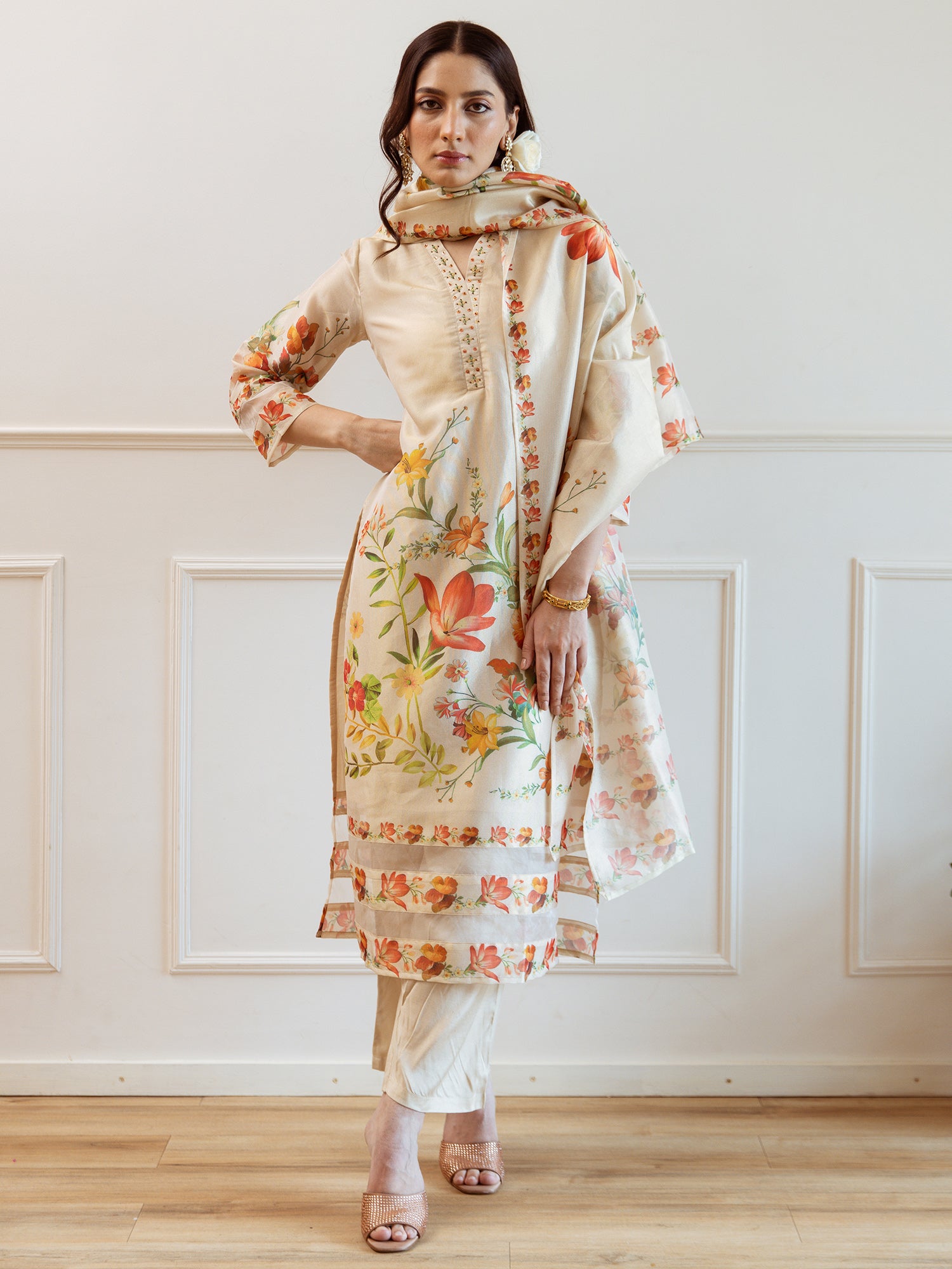 Women Off White Printed Straight Kurta Trousers With Dupatta Set