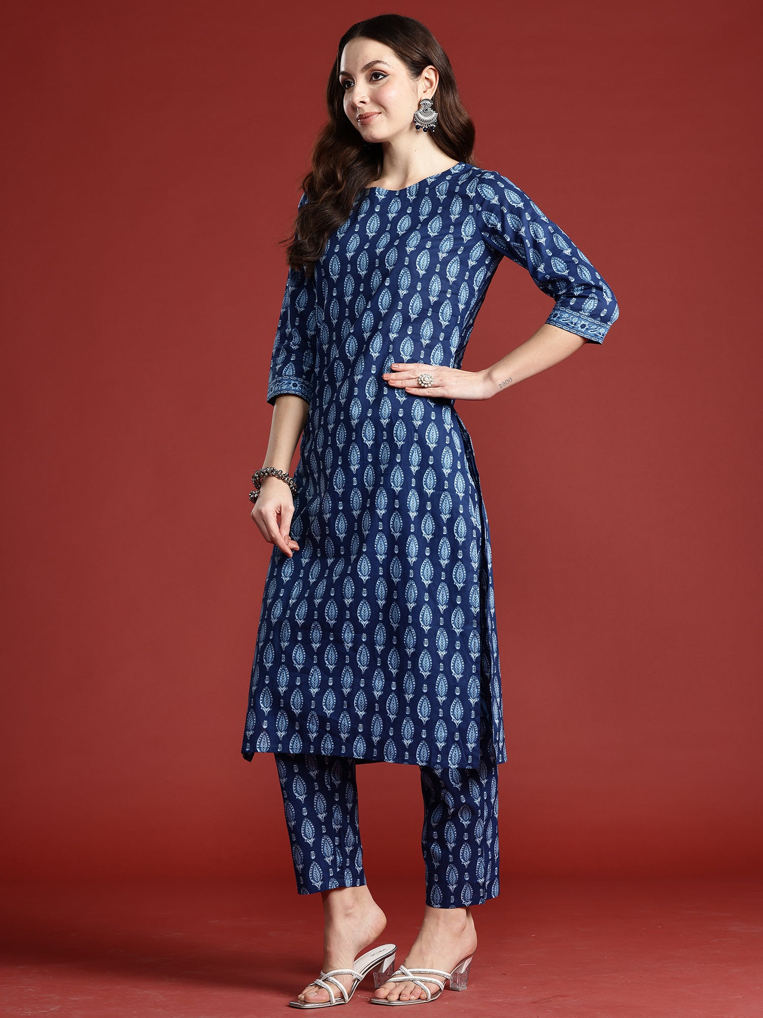 Women Blue Printed Straight Kurta Trousers Set