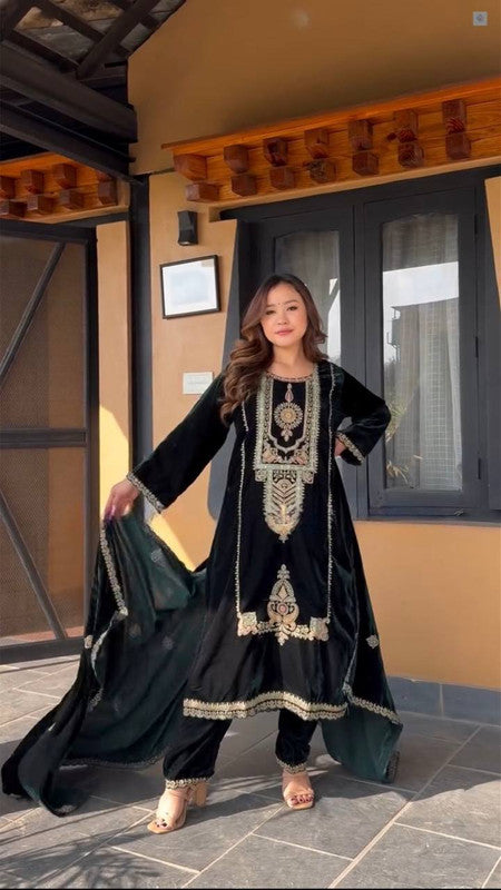 WOMEN GREEN Pure Heavy Viscous Velvet Embroidery SUIT SET