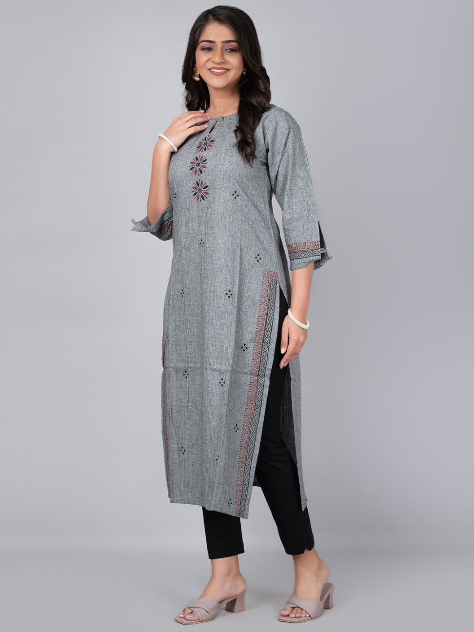 Women Grey Straight Kurta With Block Print