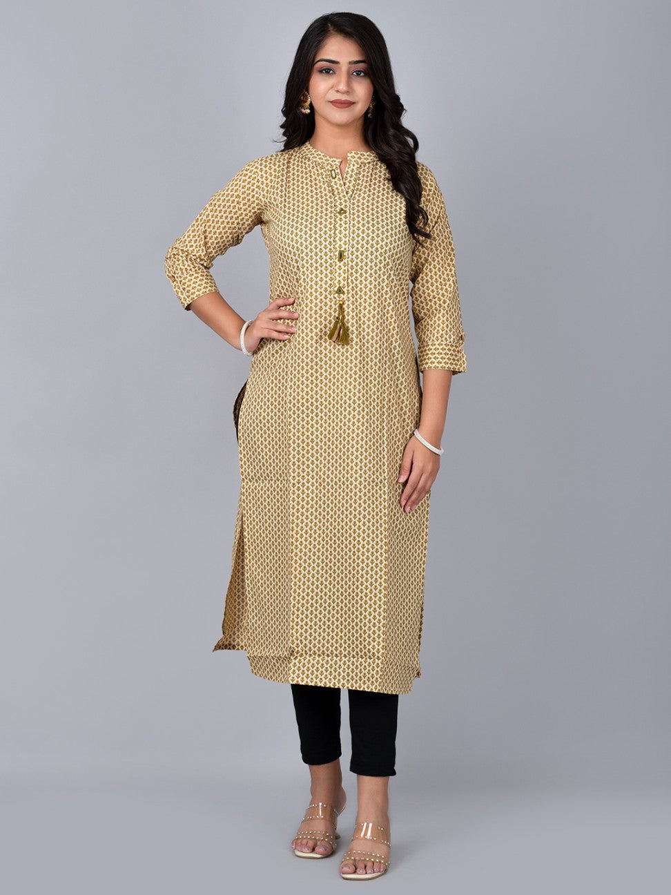 Women Satnd Coller Kurta With Mirror Work