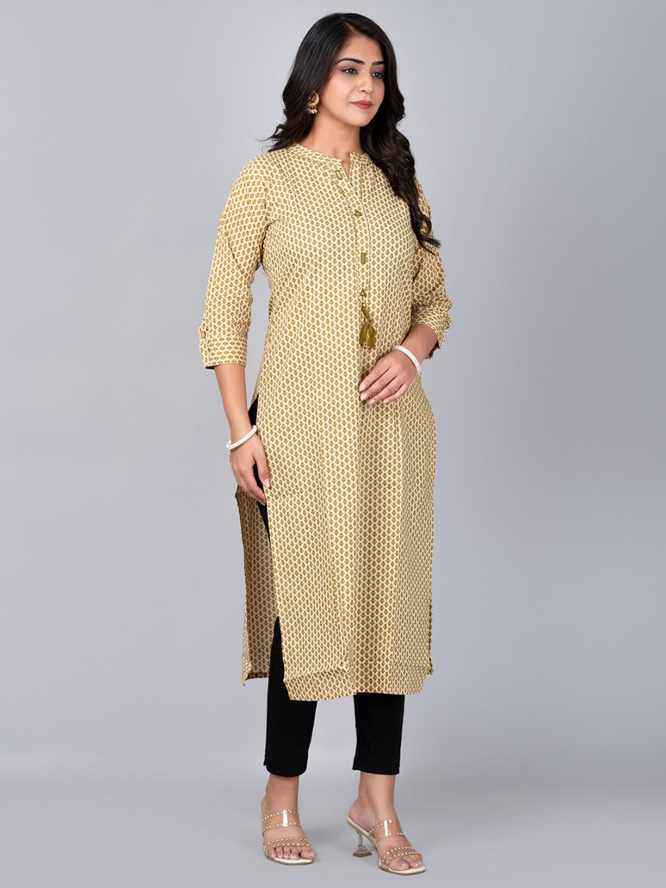 Women Satnd Coller Kurta With Mirror Work