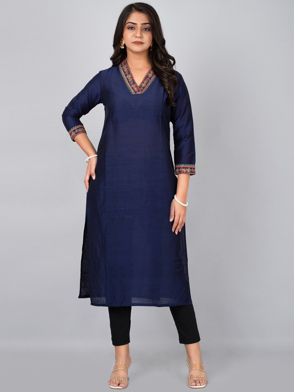 Women Stand Coller Kurta With Embroidery Work