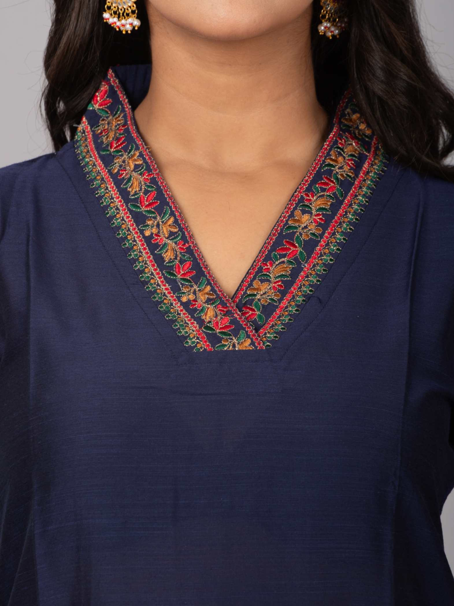 Women Stand Coller Kurta With Embroidery Work