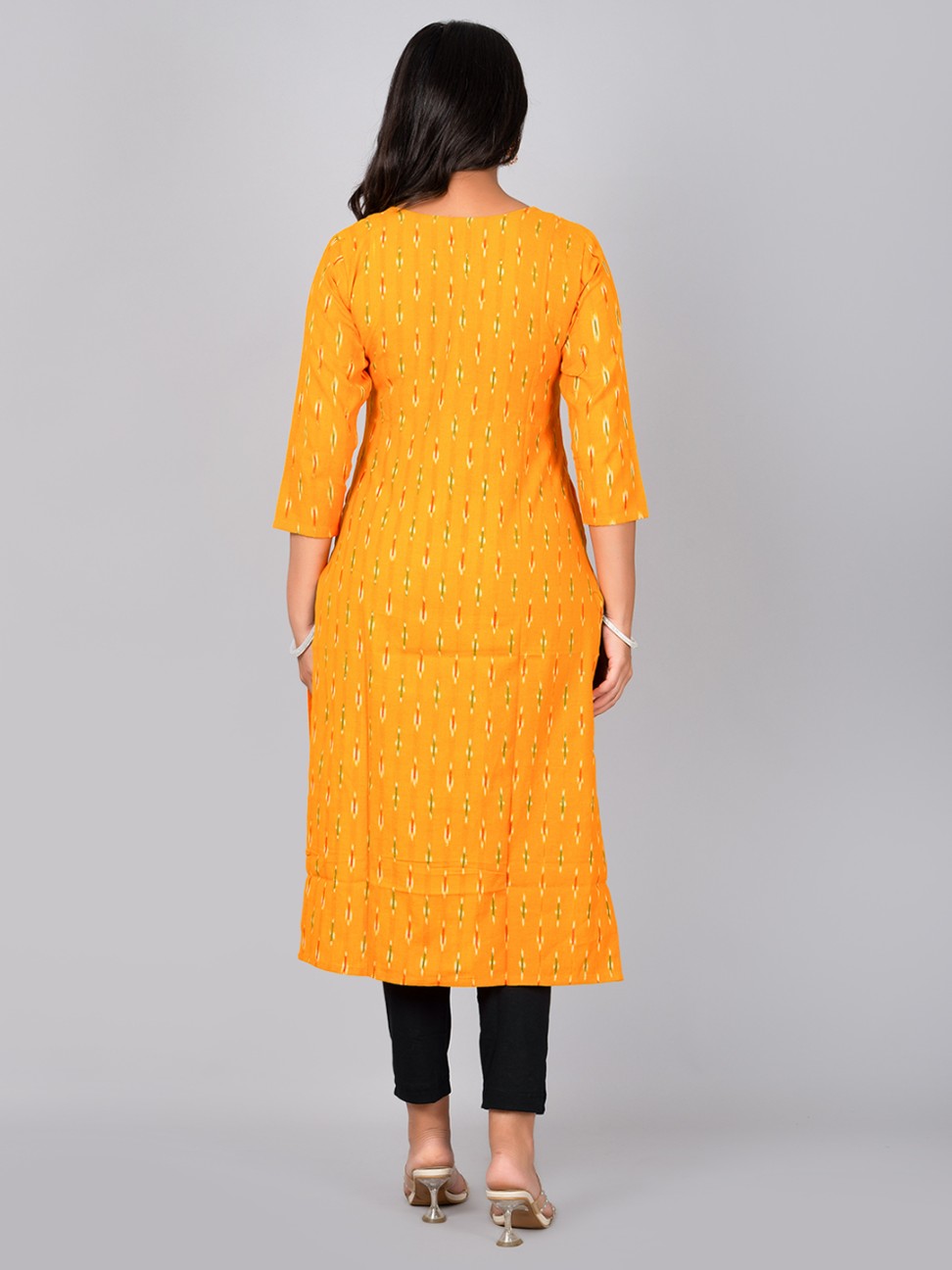 Women Straight Kurta With Handwork