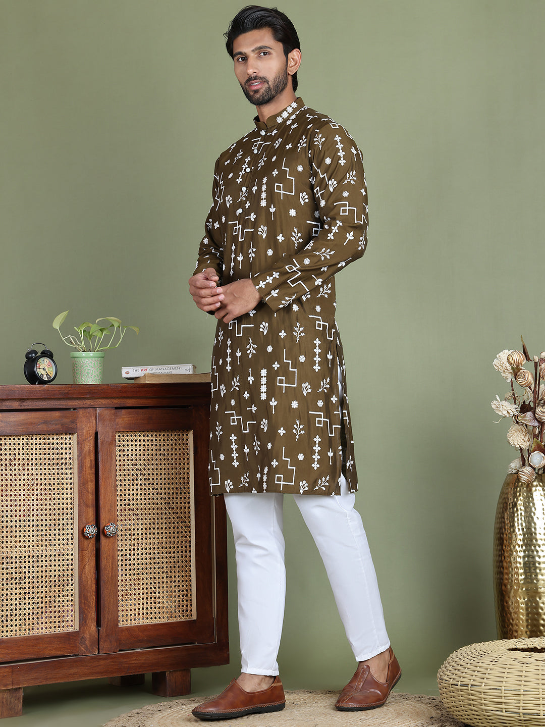 Embroidered Silk Blend Straight Kurta Pyjama NOZ2TOZ - Made In INDIA.