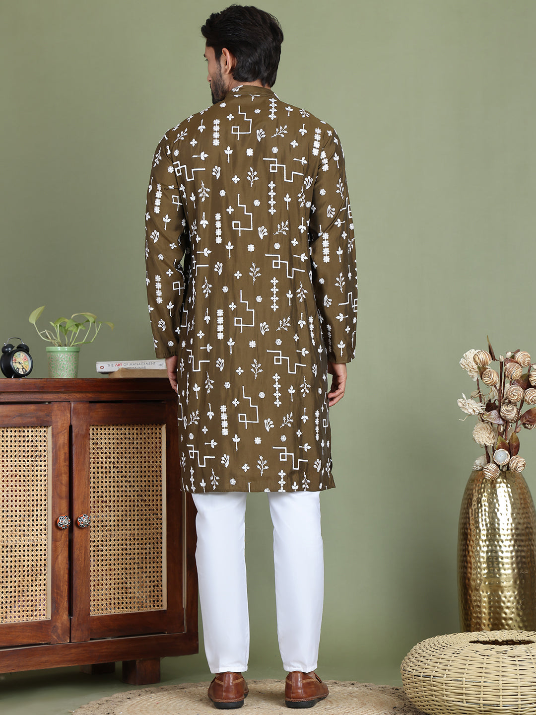 Embroidered Silk Blend Straight Kurta Pyjama NOZ2TOZ - Made In INDIA.