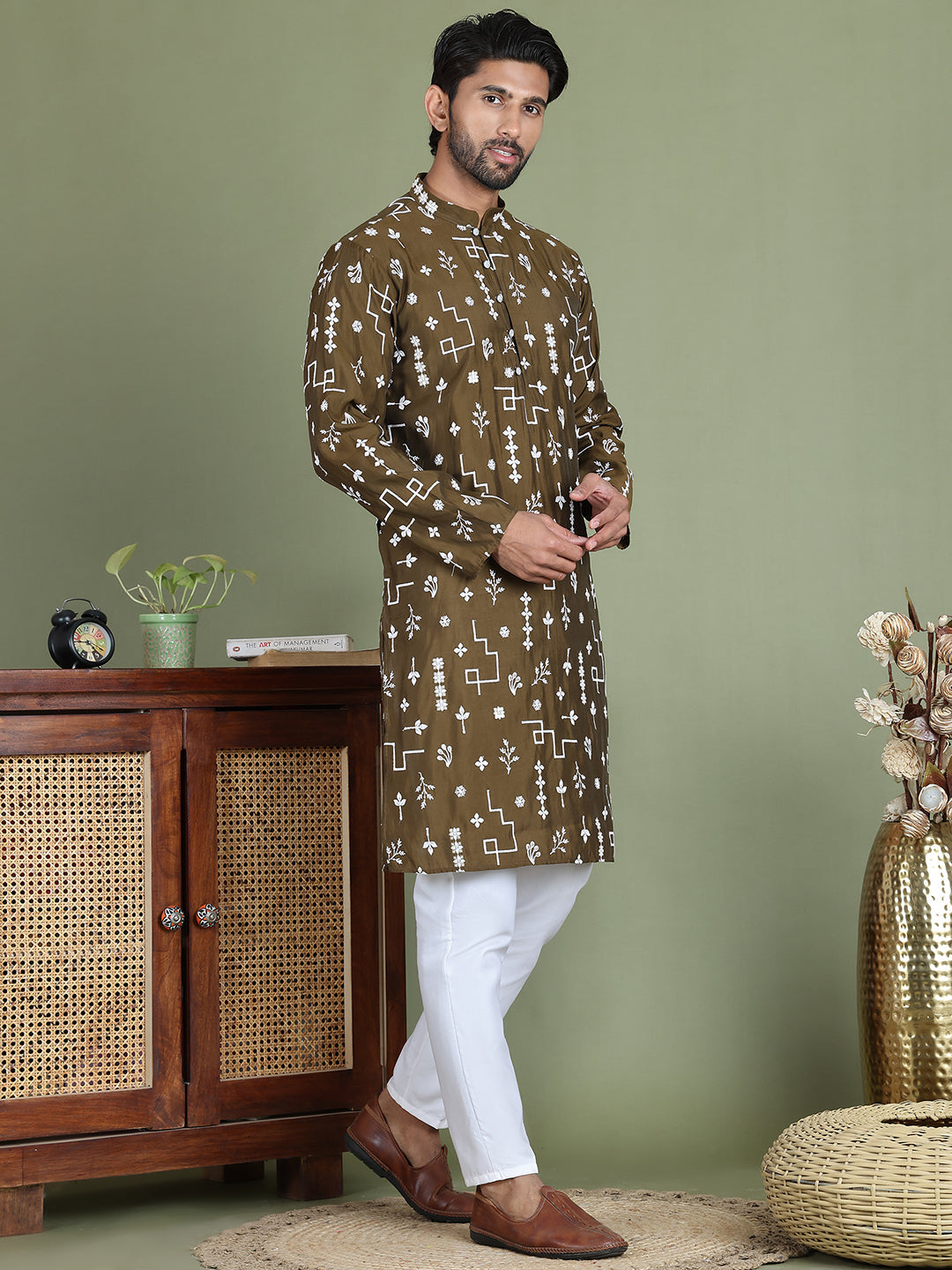 Embroidered Silk Blend Straight Kurta Pyjama NOZ2TOZ - Made In INDIA.