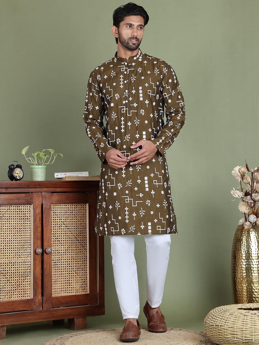 Embroidered Silk Blend Straight Kurta Pyjama NOZ2TOZ - Made In INDIA.