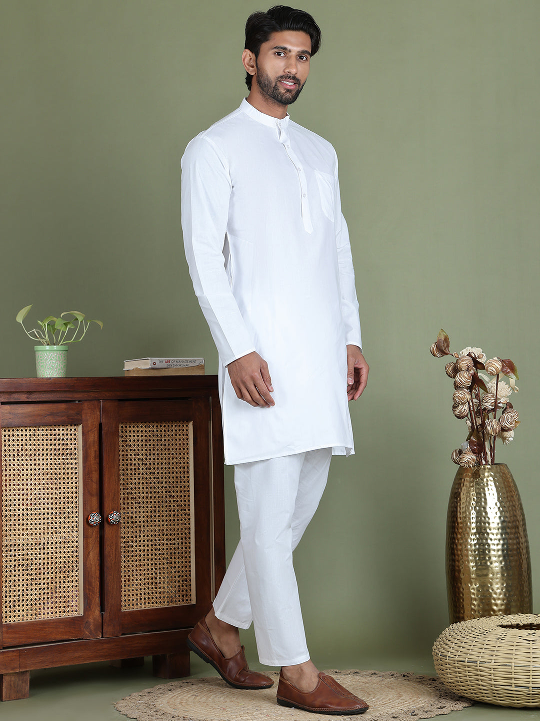 White Solid Kurta with Pyjama NOZ2TOZ - Made In INDIA.