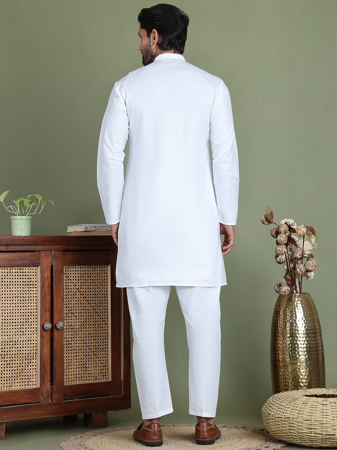 White Solid Kurta with Pyjama NOZ2TOZ - Made In INDIA.