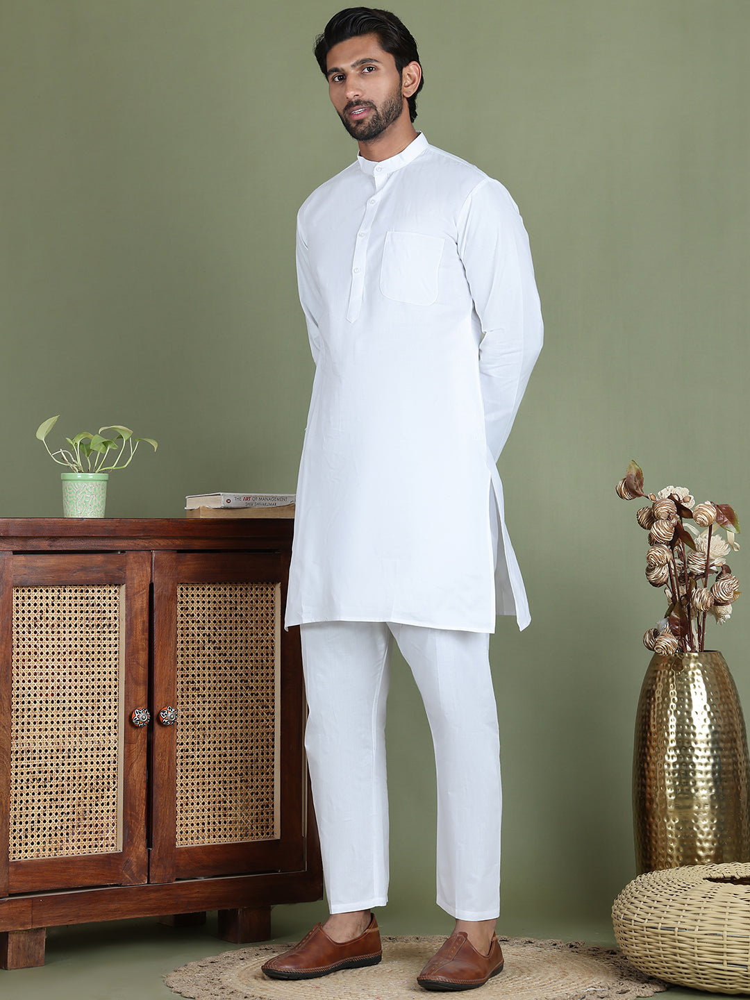 White Solid Kurta with Pyjama NOZ2TOZ - Made In INDIA.