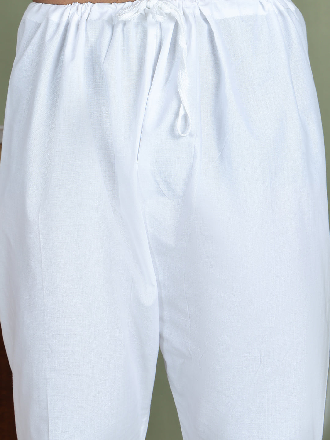 White Solid Kurta with Pyjama NOZ2TOZ - Made In INDIA.