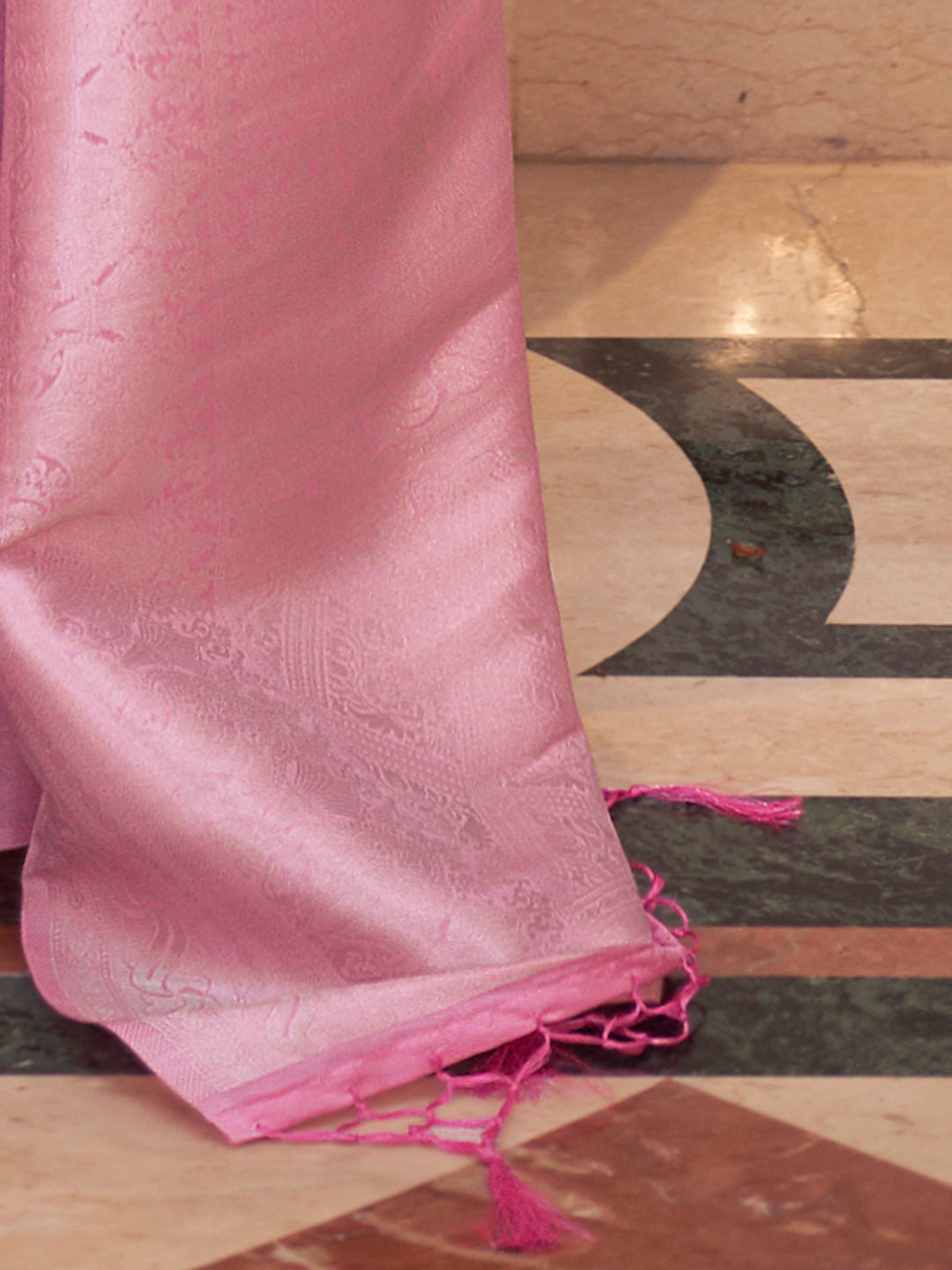 Women's Silk Blend Mauve WovenDesign DesignerSaree With Blouse Piece