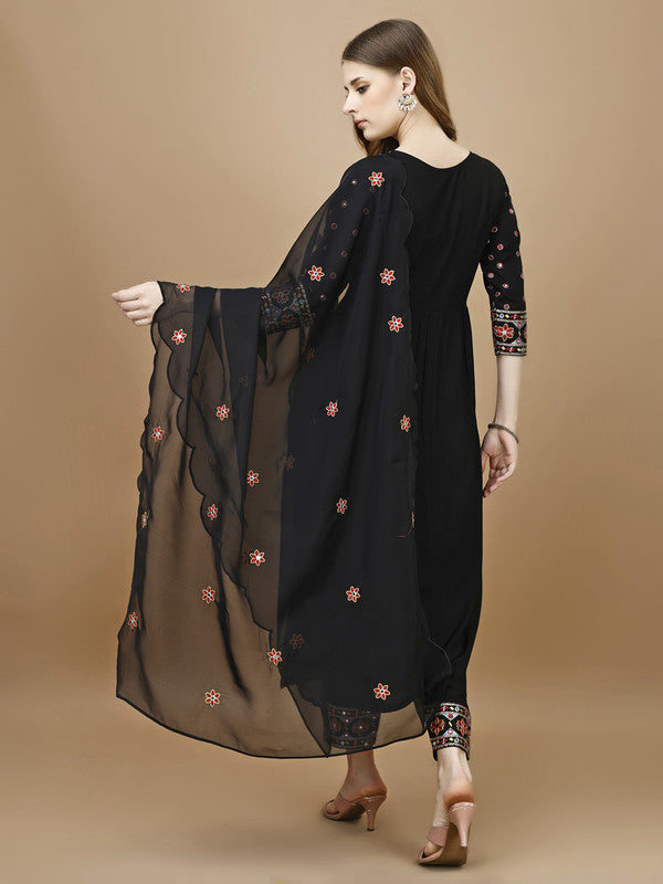 Women Black Rayon Kurta Set With Dupatta Embroidered Work