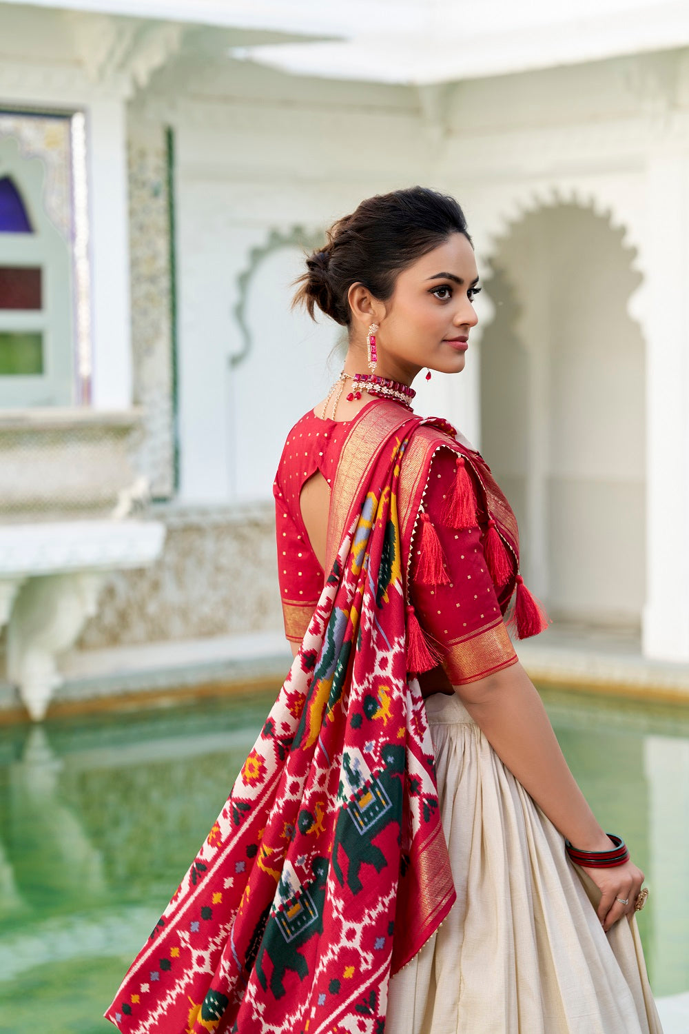 Womens White Dola Silk With Foil Print Lehenga Choli Set