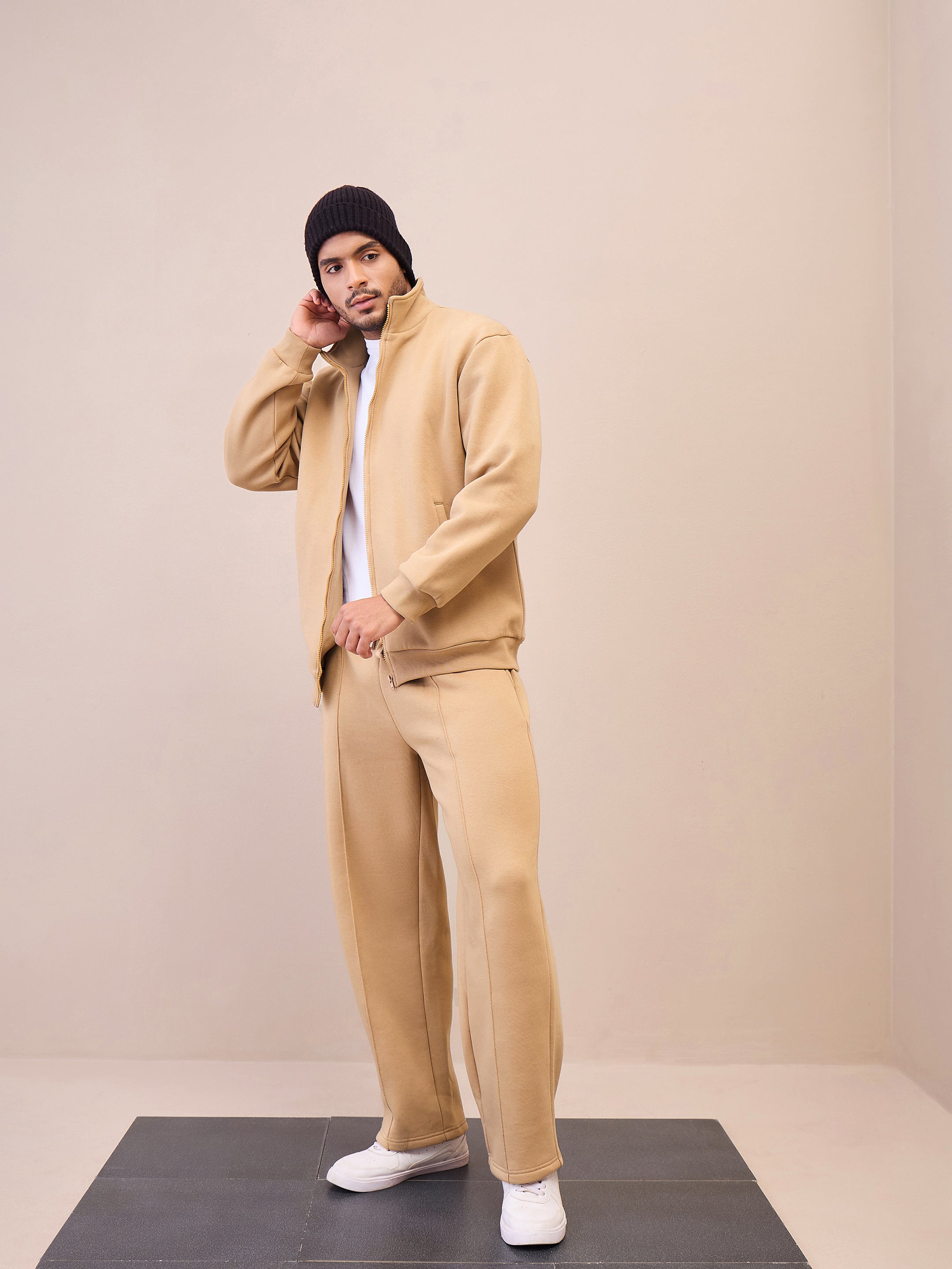 Men Beige Pintuck Oversize Sweatpants