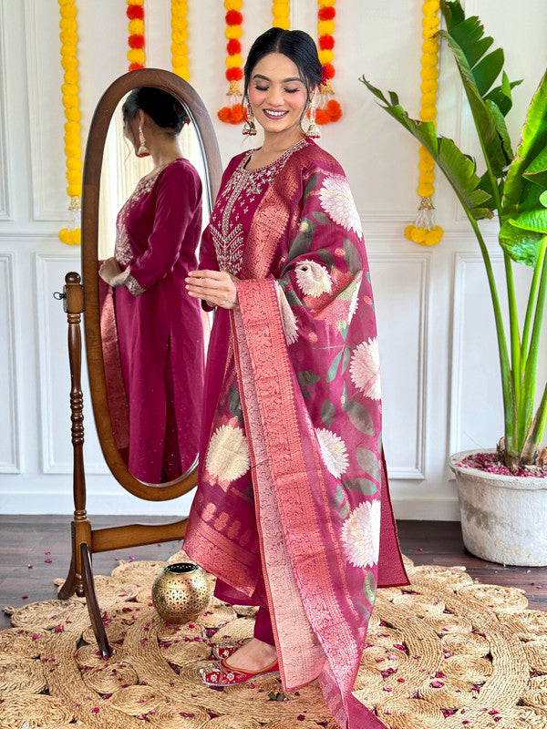 Women's Pink Viscose Chanderi Embroidery Straight Kurta Pant With Dupatta