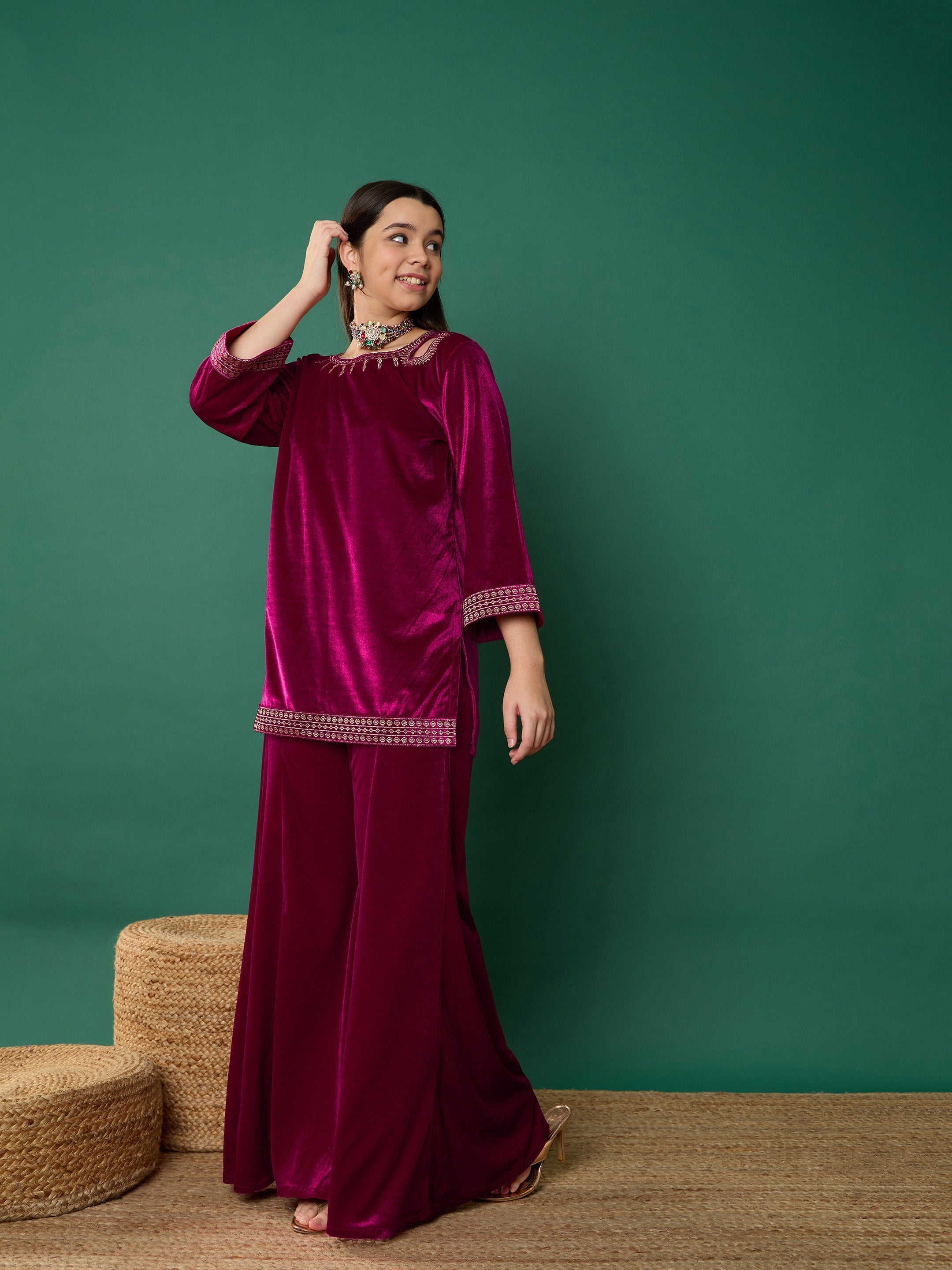 Girl Fuchsia Velvet Emb Short Kurta With Palazzos