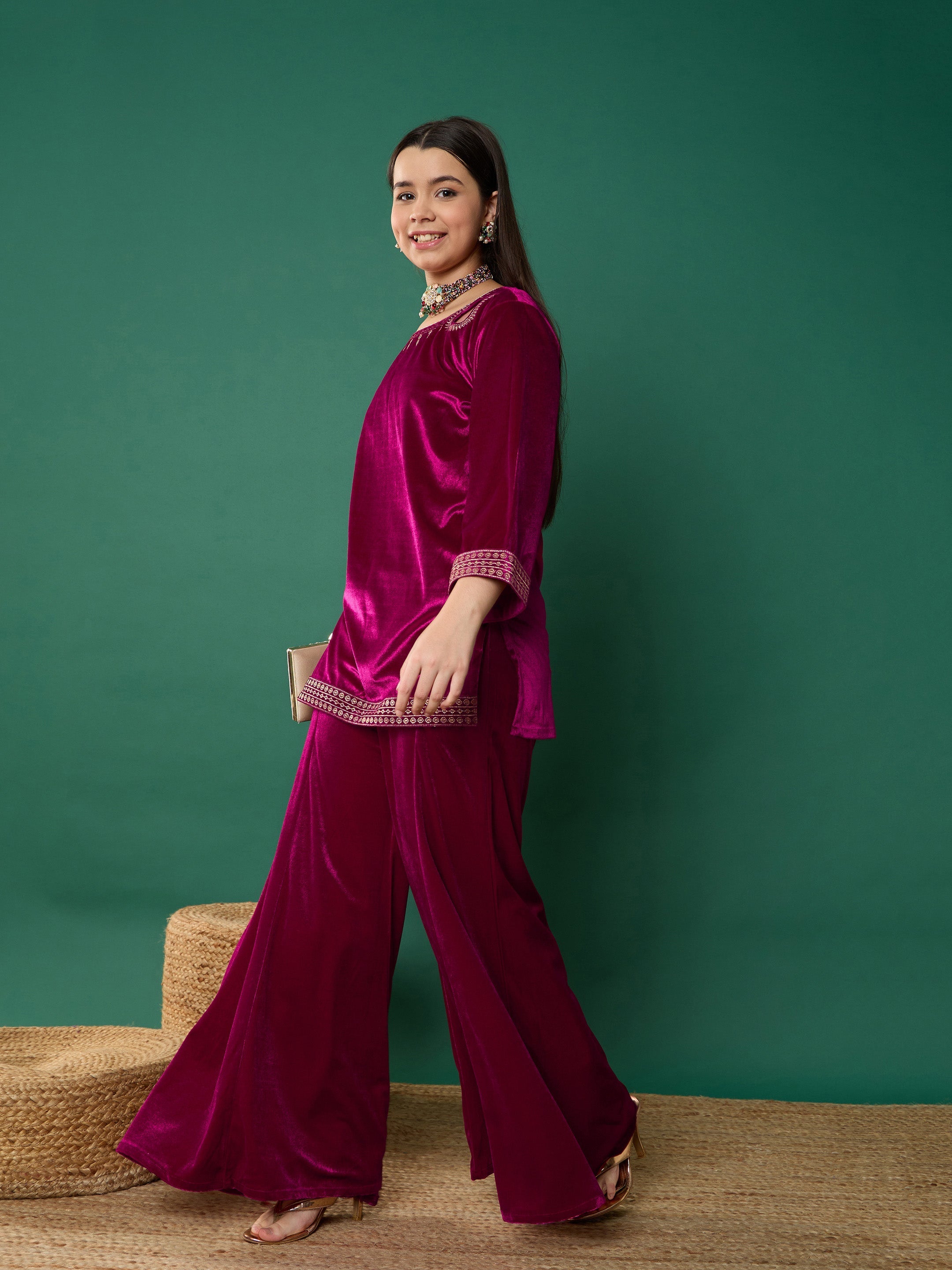 Girl Fuchsia Velvet Emb Short Kurta With Palazzos