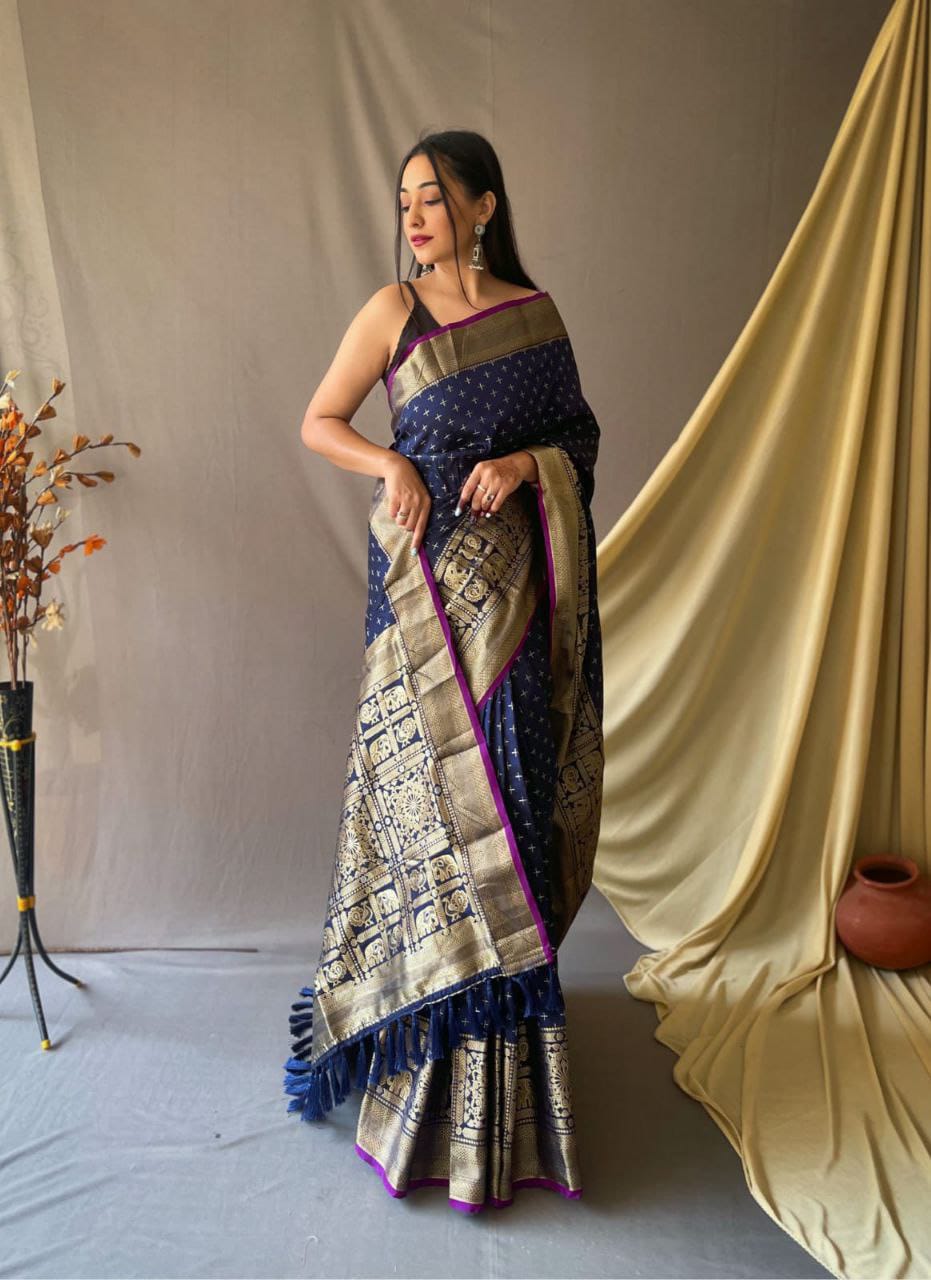 Women Blie Soft Silk  Weaving Work Saree With Un-Stiched Blouse