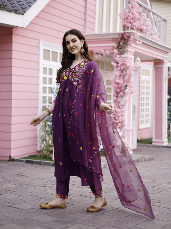 Women Wine Muslin Kurta Set With Dupatta Embroidered Work