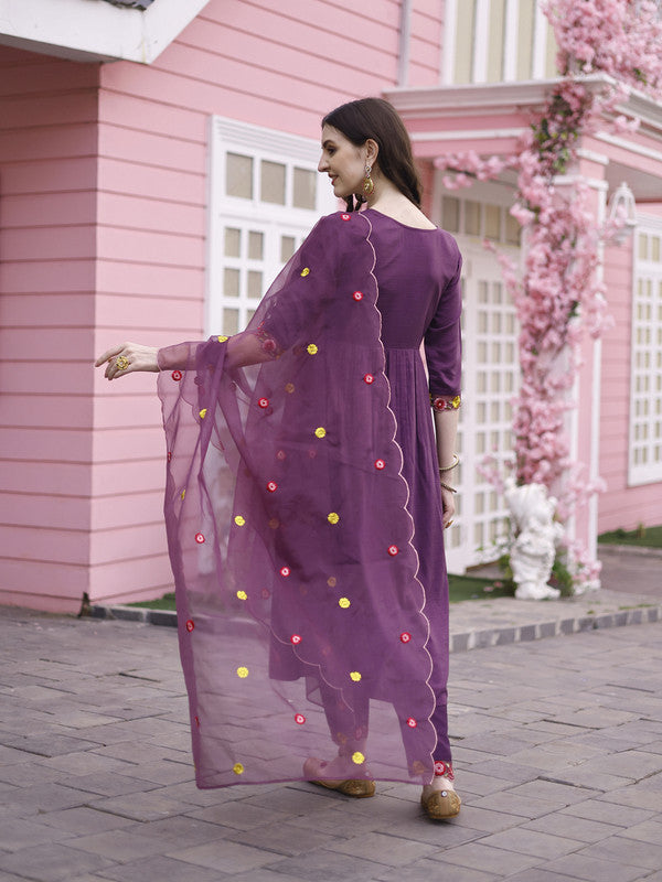 Women Wine Muslin Kurta Set With Dupatta Embroidered Work