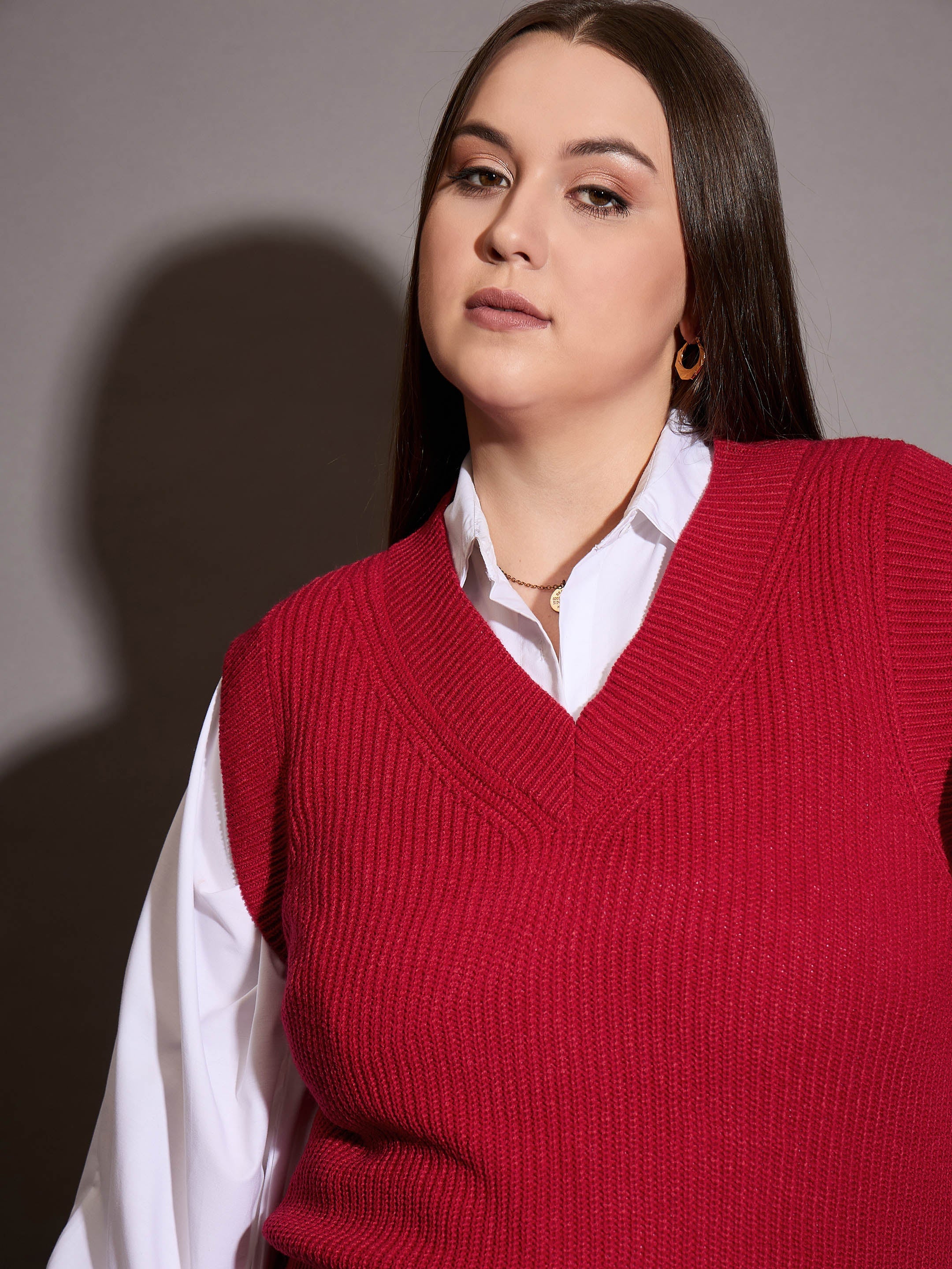 Women Curve Red Solid V-Neck Sweater Vest