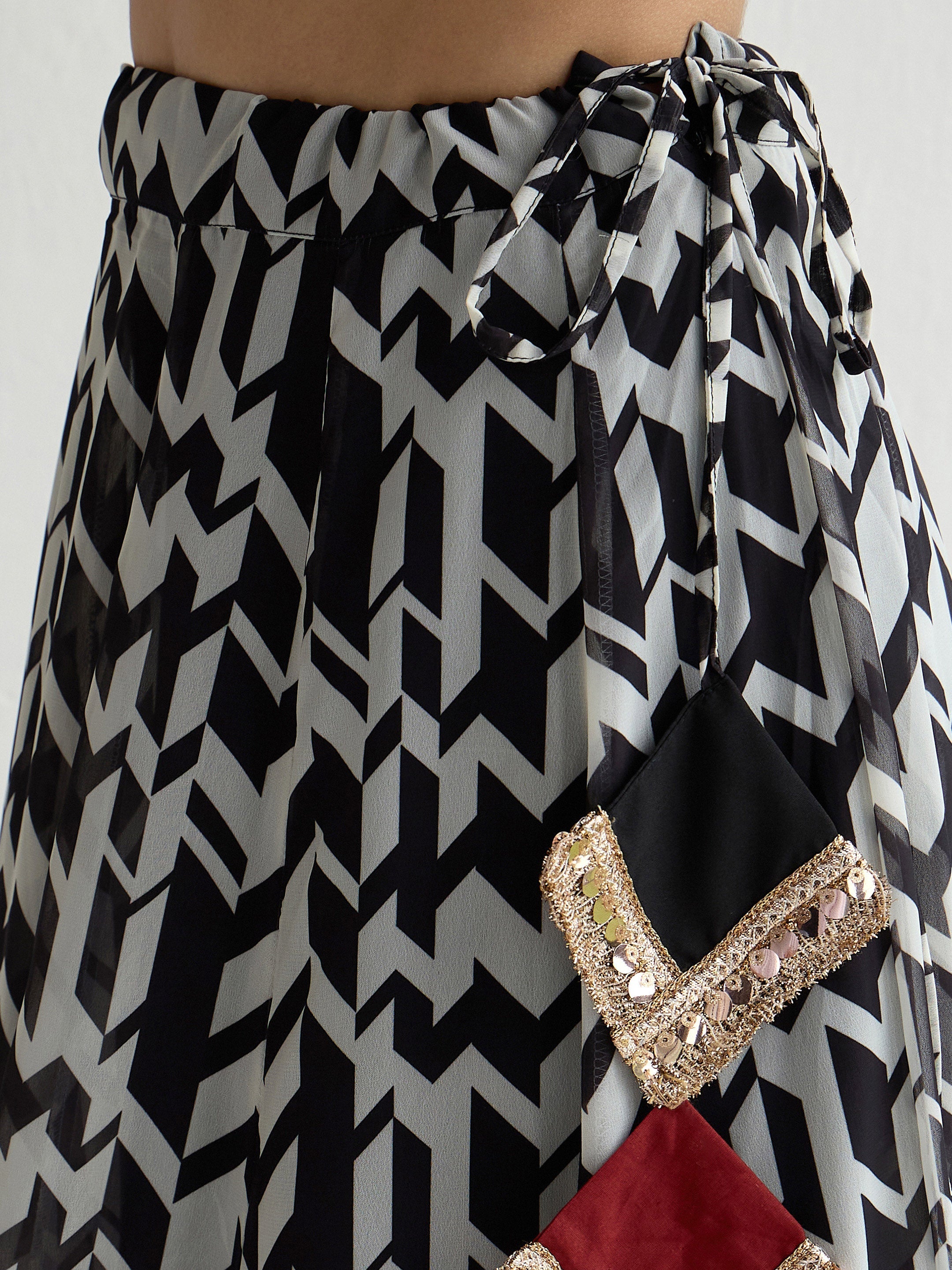 NOZ2TOZ - Made In INDIA.