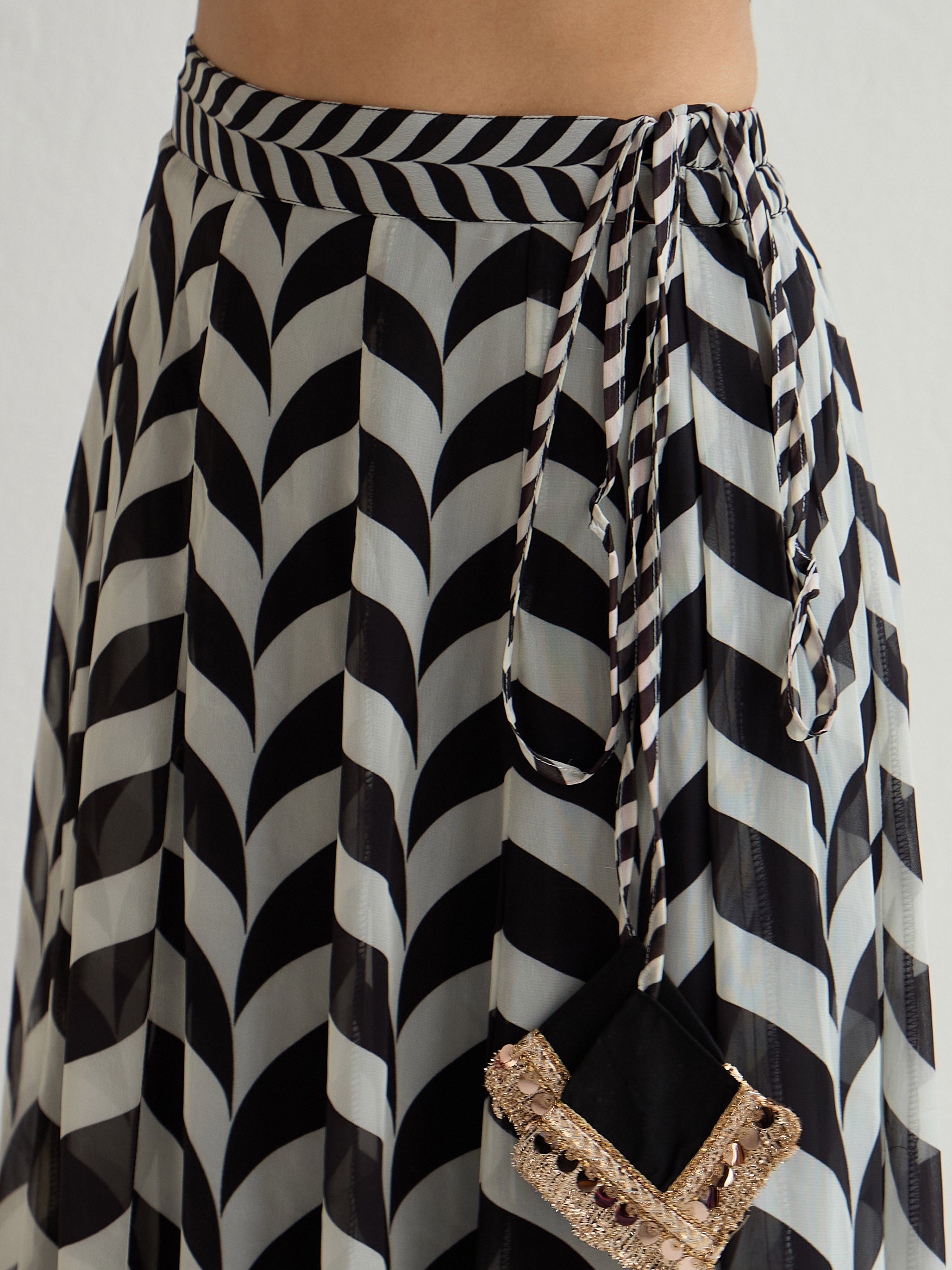 NOZ2TOZ - Made In INDIA.