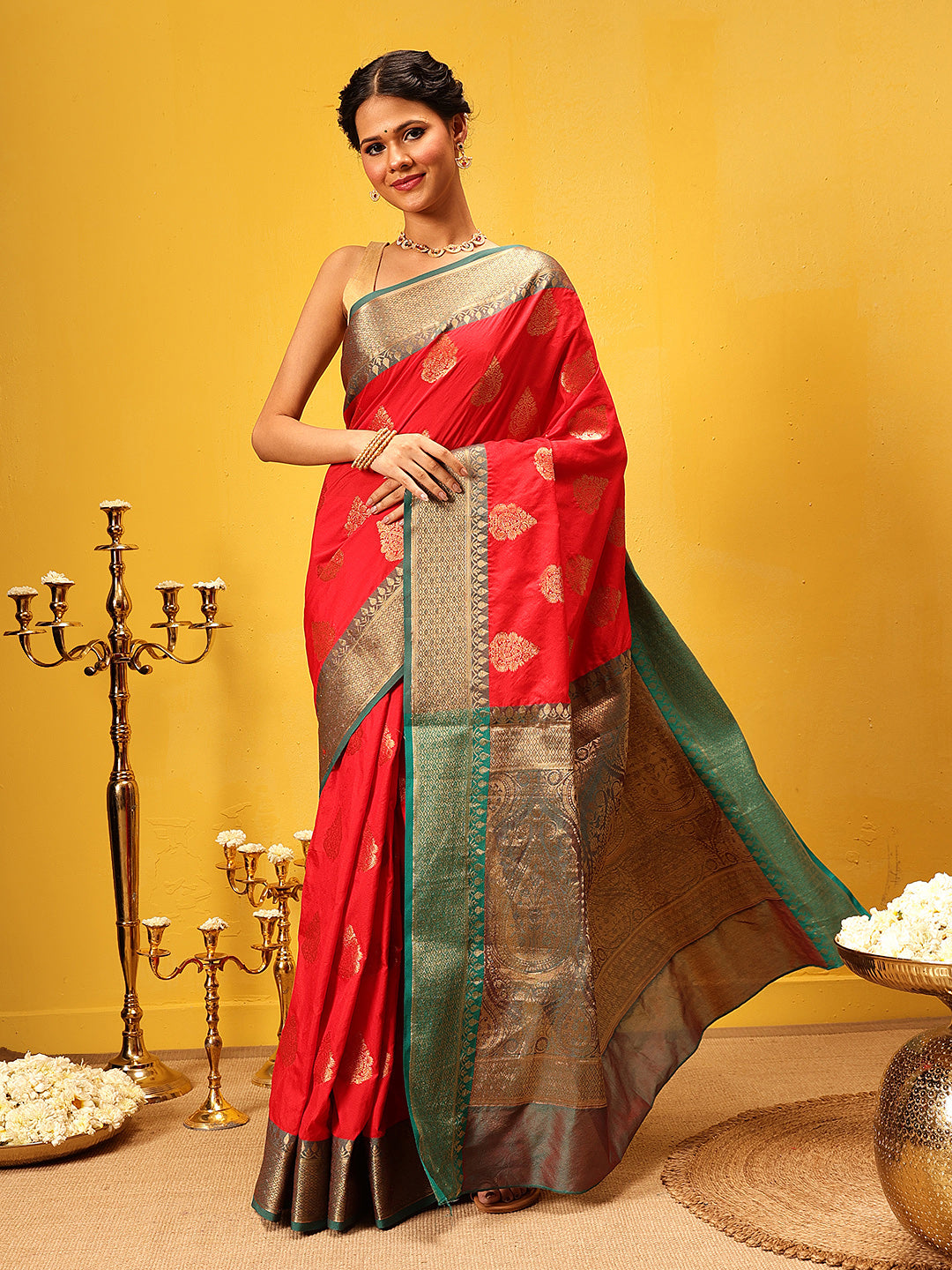 Women Red Banarasi Silk Woven Design Saree With Unstitched Blouse