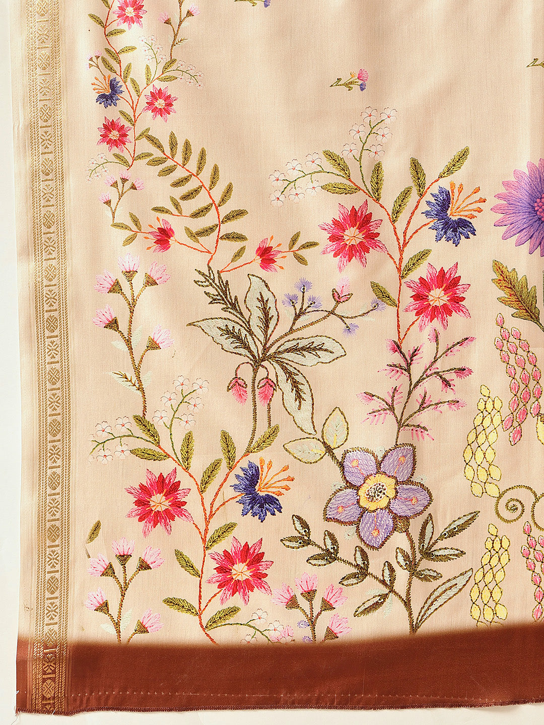 Women Beige Art Silk Digital Printed Saree With Unstitched Blouse