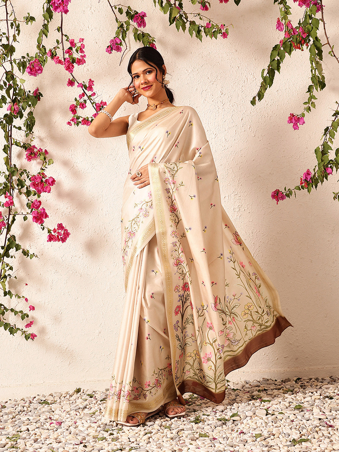 Women Beige Art Silk Digital Printed Saree With Unstitched Blouse