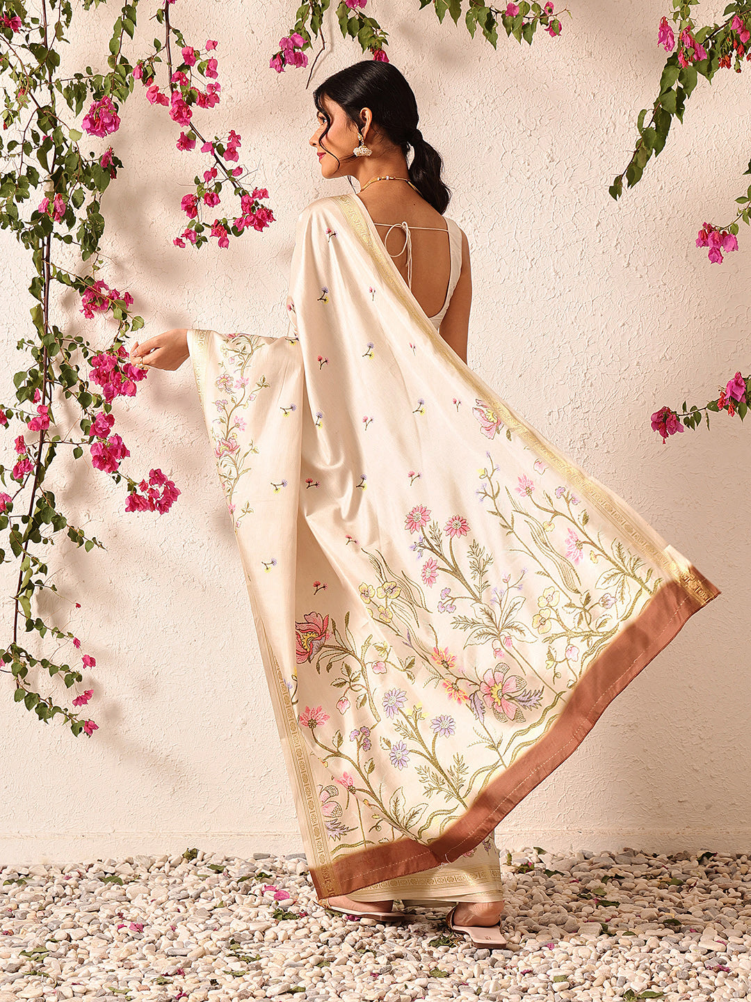 Women Beige Art Silk Digital Printed Saree With Unstitched Blouse