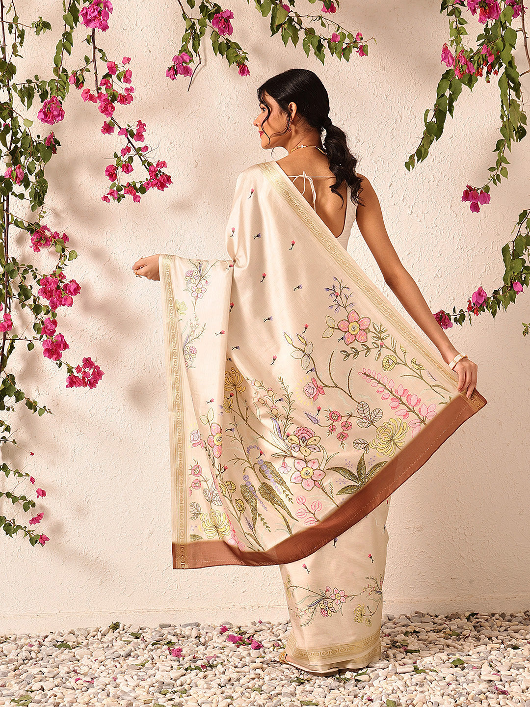 Women Beige Art Silk Digital Printed Saree With Unstitched Blouse