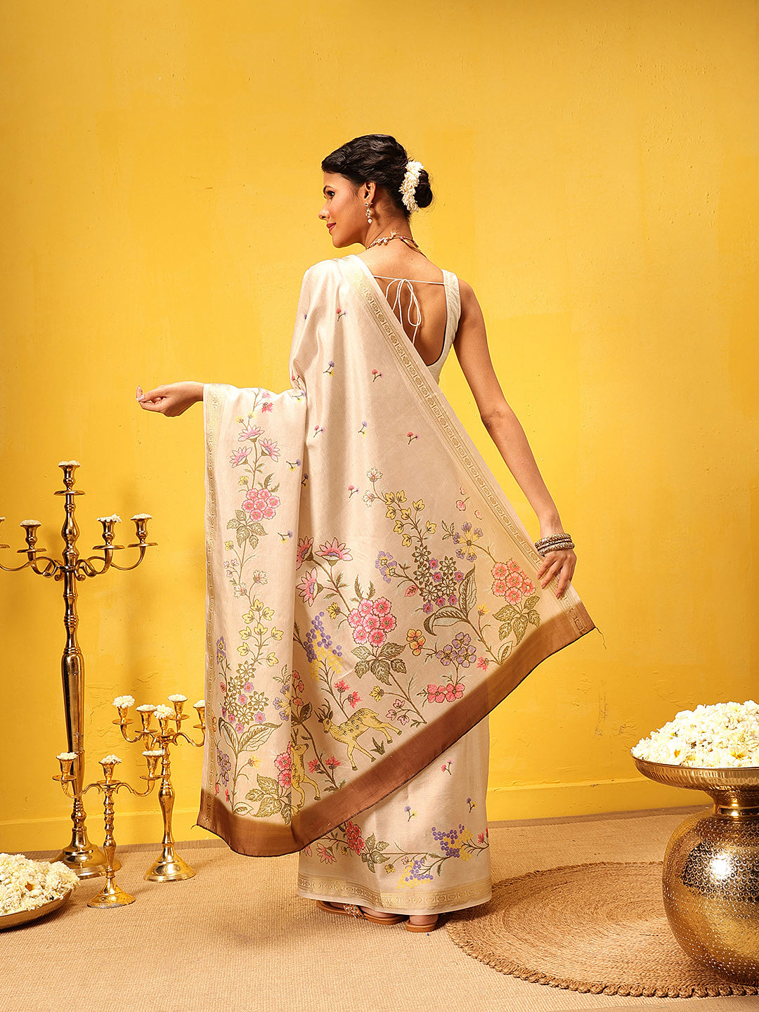 Women Beige Art Silk Digital Printed Saree With Unstitched Blouse