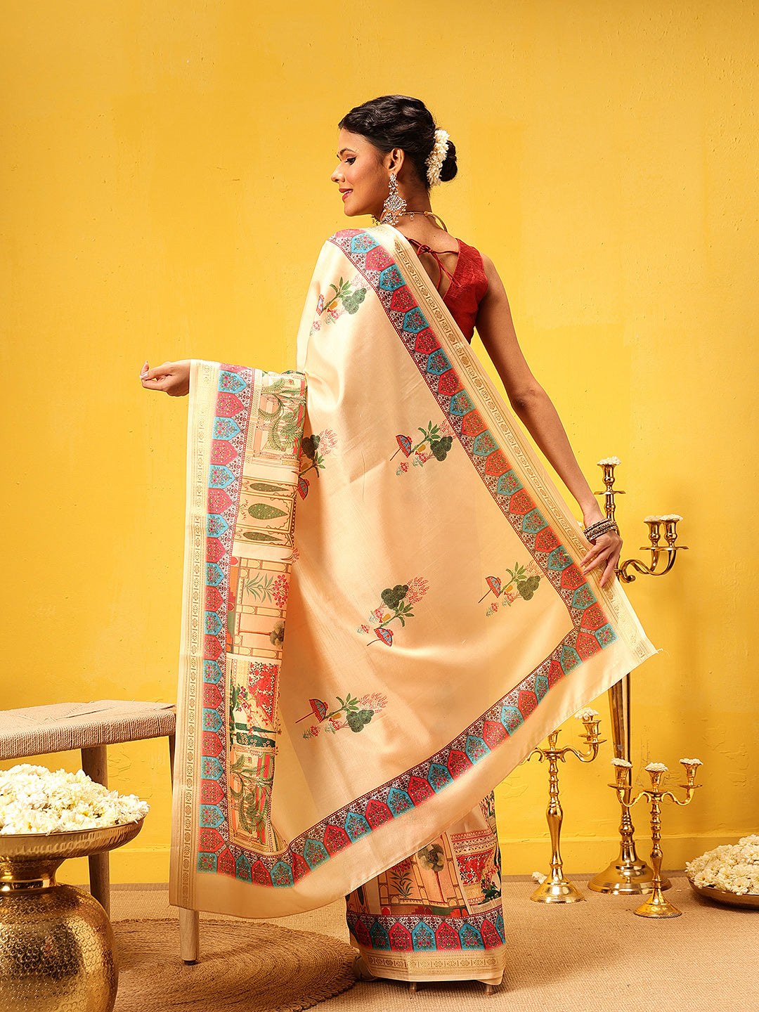Women Beige Art Silk Digital Printed Saree With Unstitched Blouse