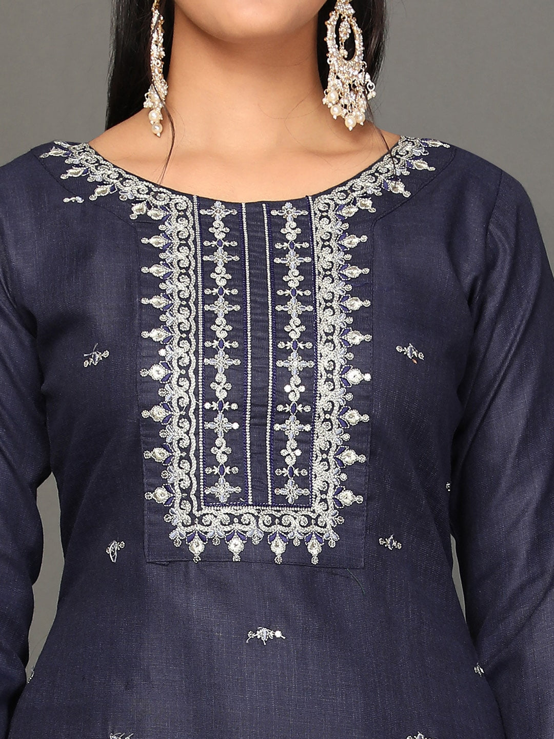 Ethnic Motifs Embroidered Zari Kurta with Trousers & Dupatta