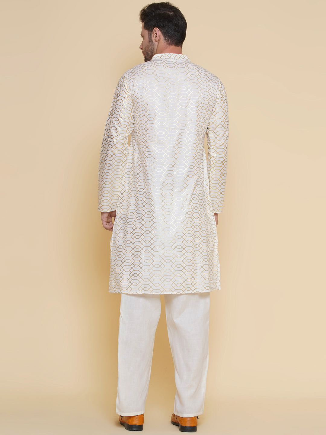 Men off-white ethnic motifs Foil Printed Festive Kurta Pyjamas