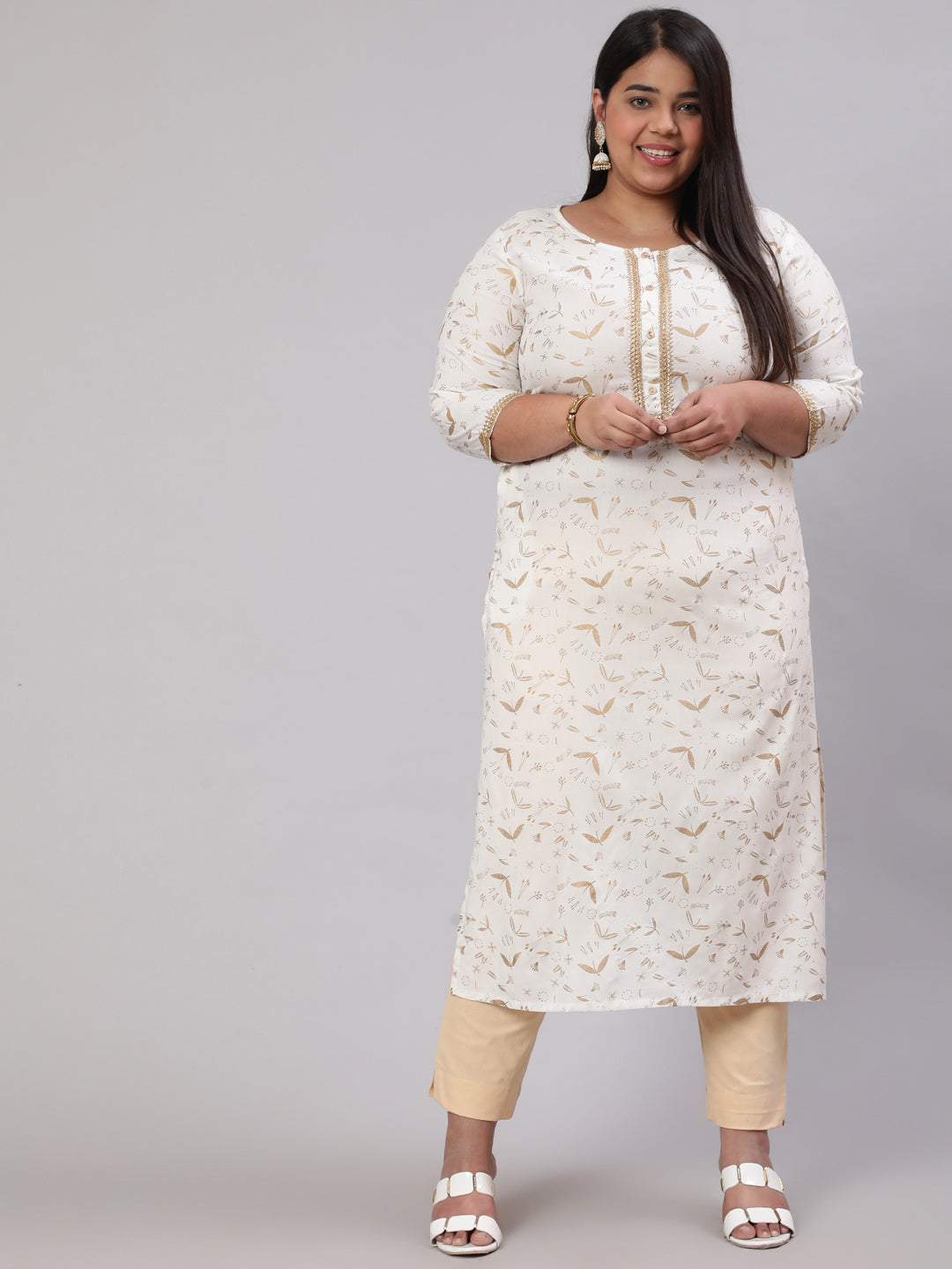 Plus Size Women Off White Printed Straight kurta with Three Quarters Sleeves