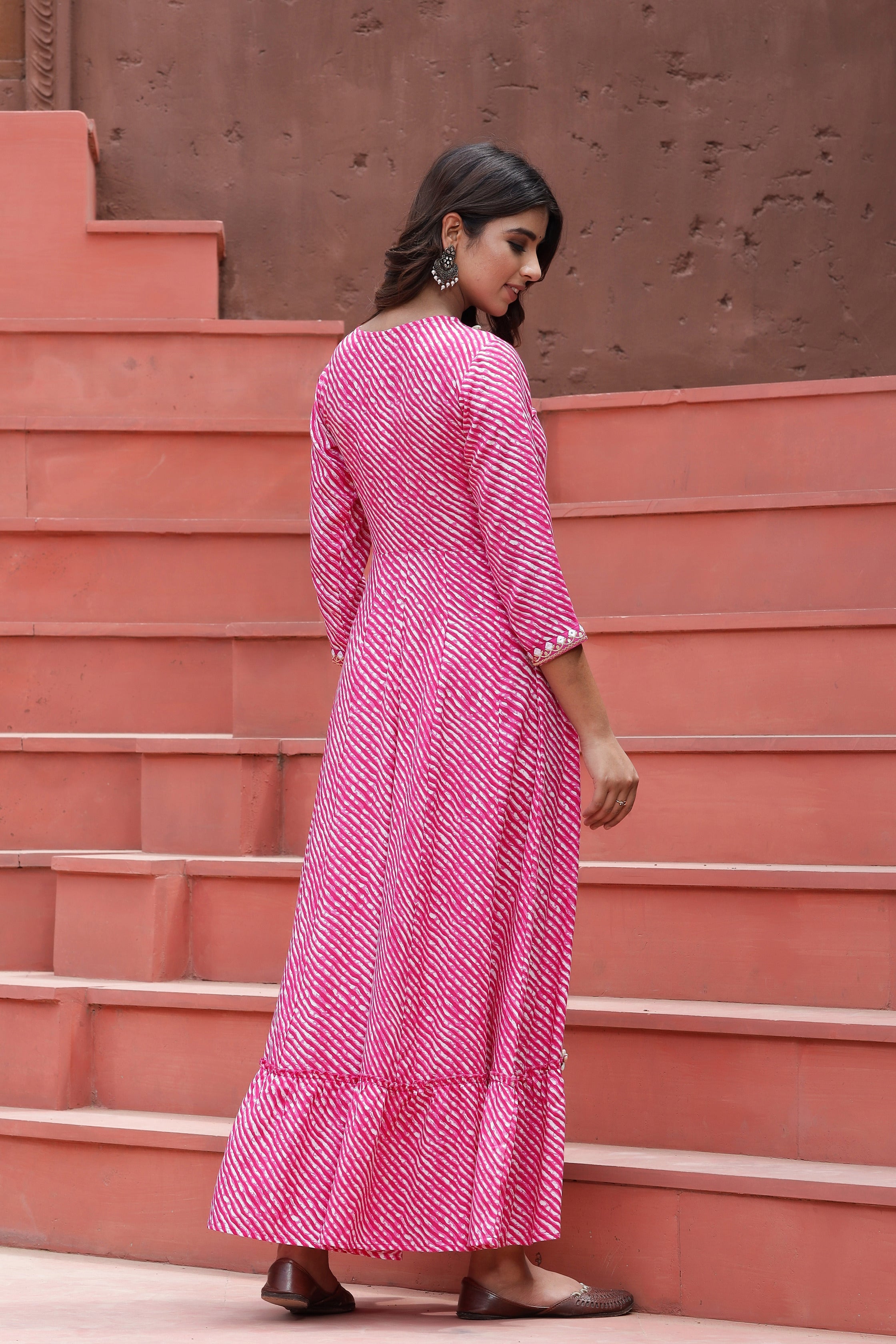 Women Pink Lehariya Printed Dress